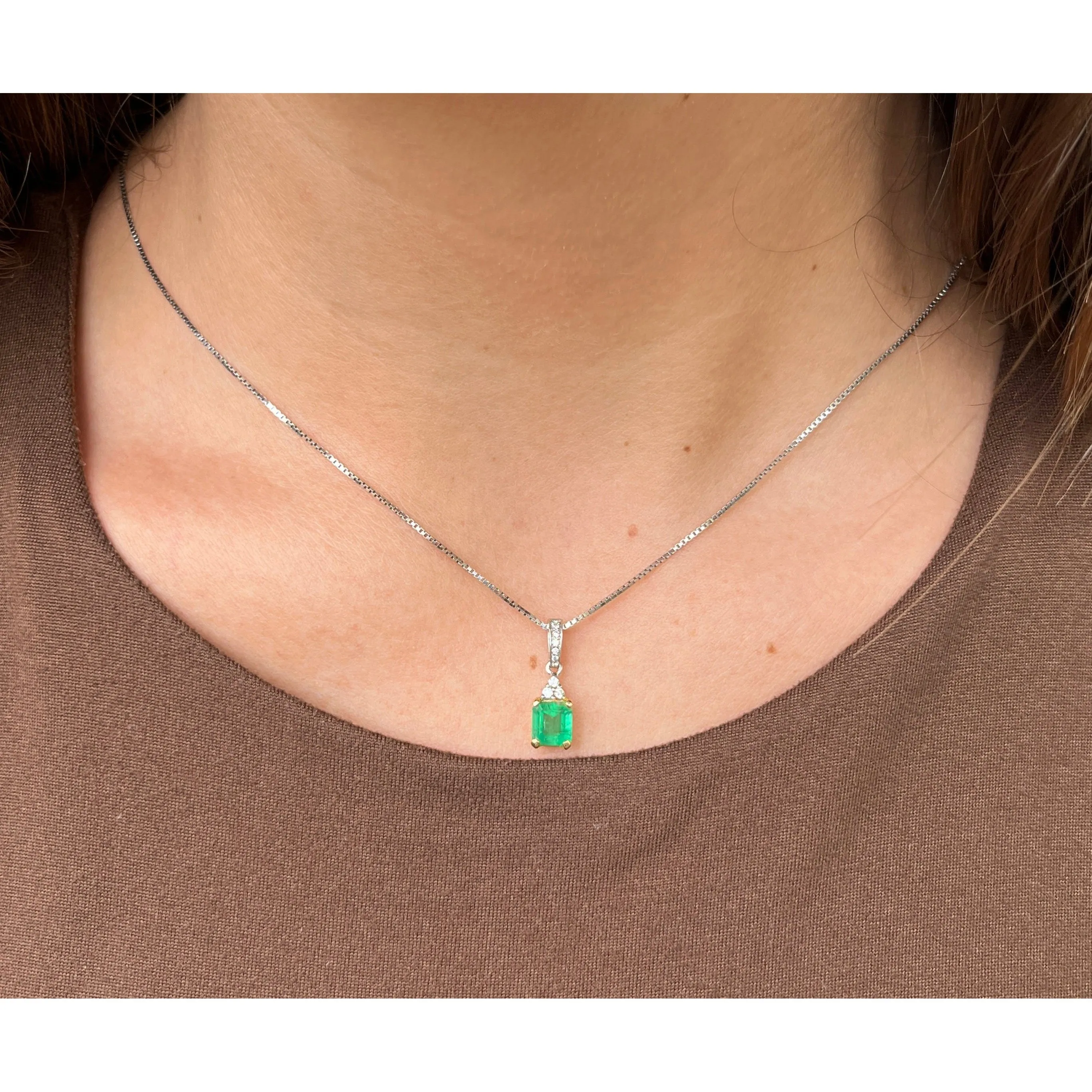 18k Solid Gold Natural Colombian Emerald and 3 Round Diamonds On Top Pendant Necklace