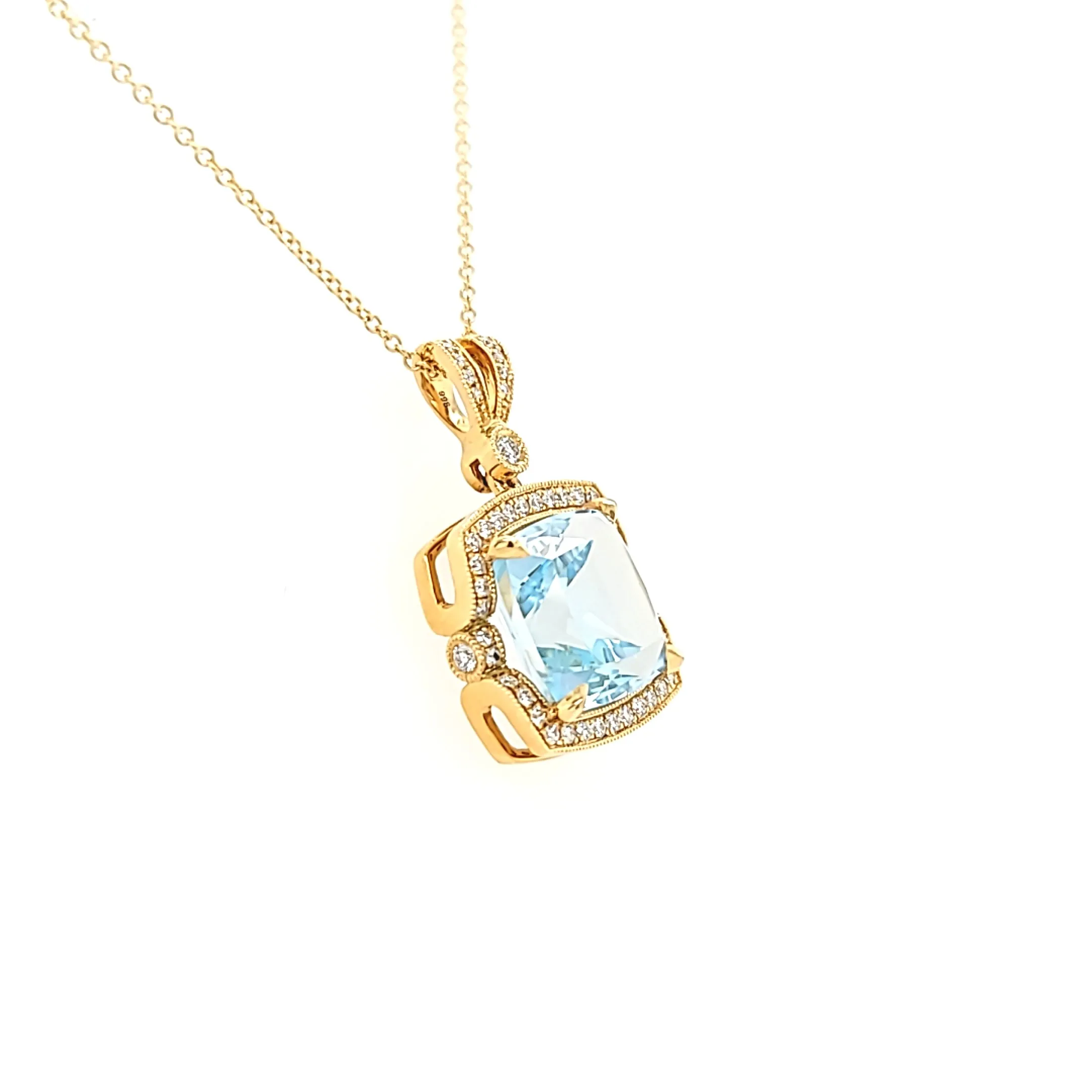 18k Yellow Gold Blue Topaz & Diamond Necklace (I6694)