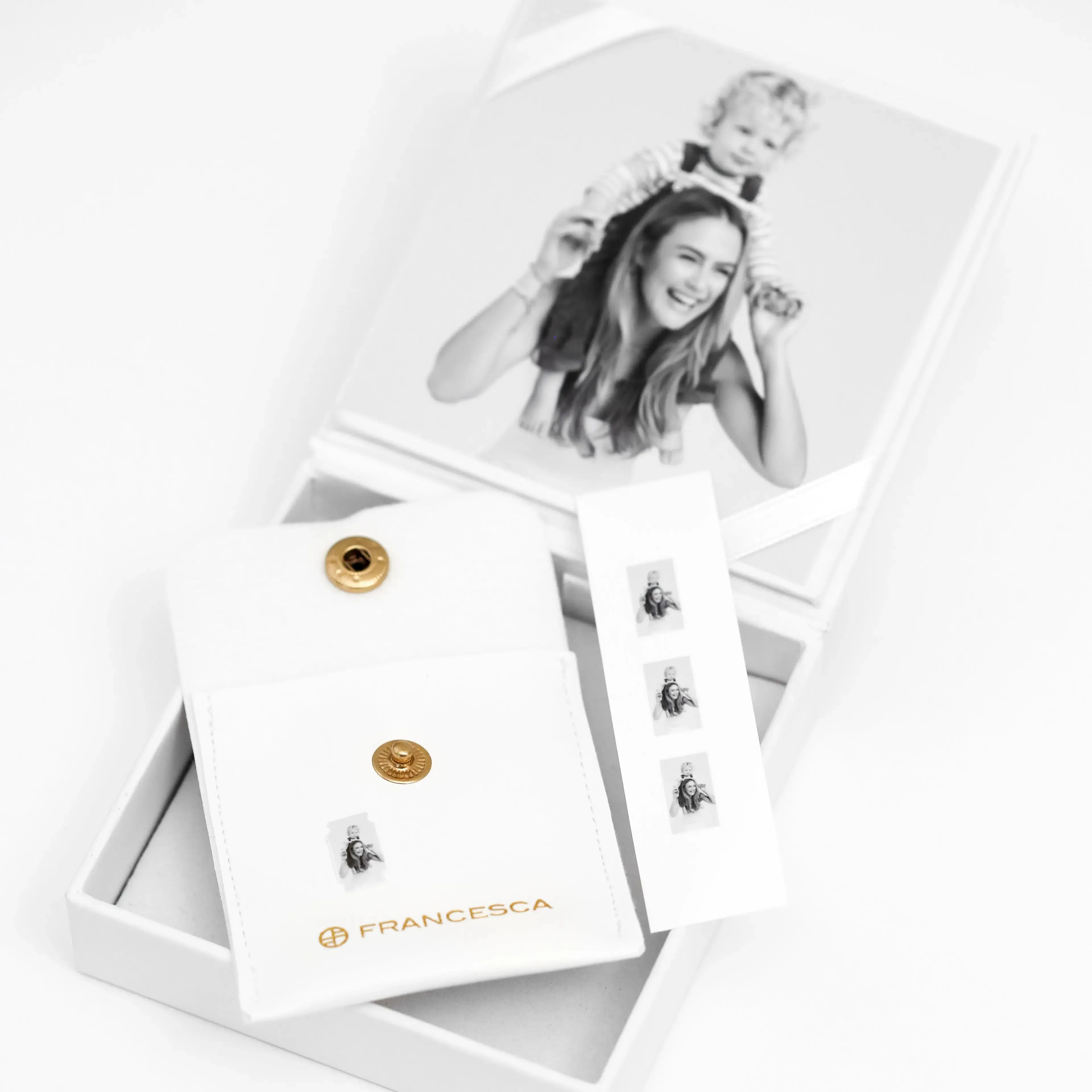 Add an image to your Round Photo Locket