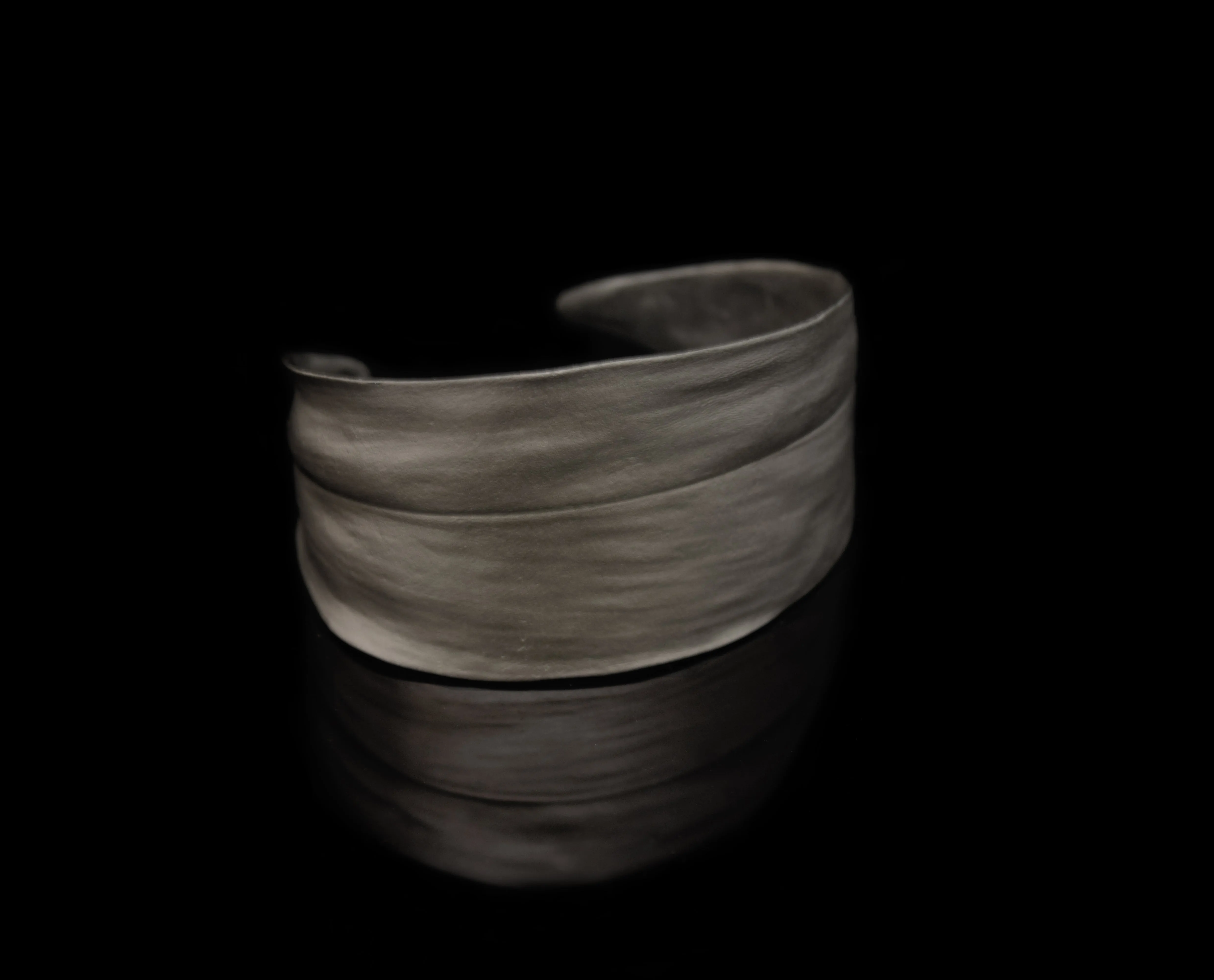 Cordyline Gunmetal Cuff