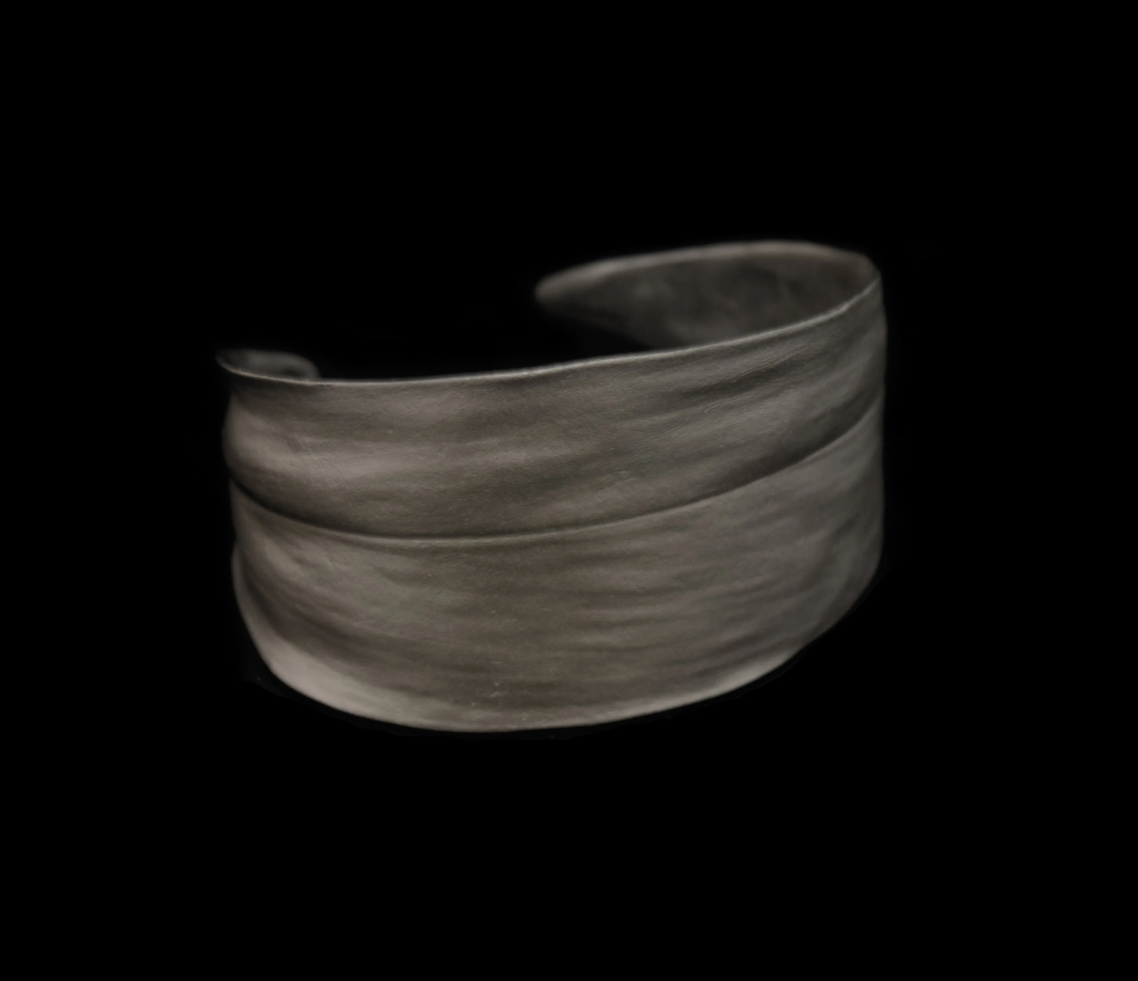 Cordyline Gunmetal Cuff