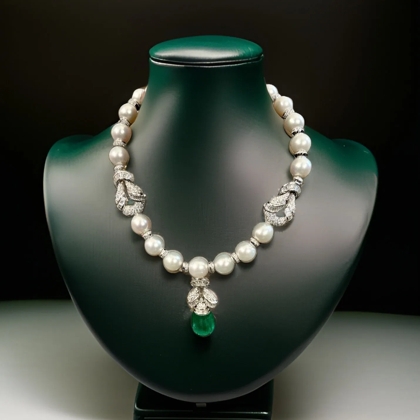 Estate Giovane Piranesi South Sea Pearl 40.0 ct Colombia Emerald 17.38 cttw Diamond Interchangeable Platinum Necklace 15626