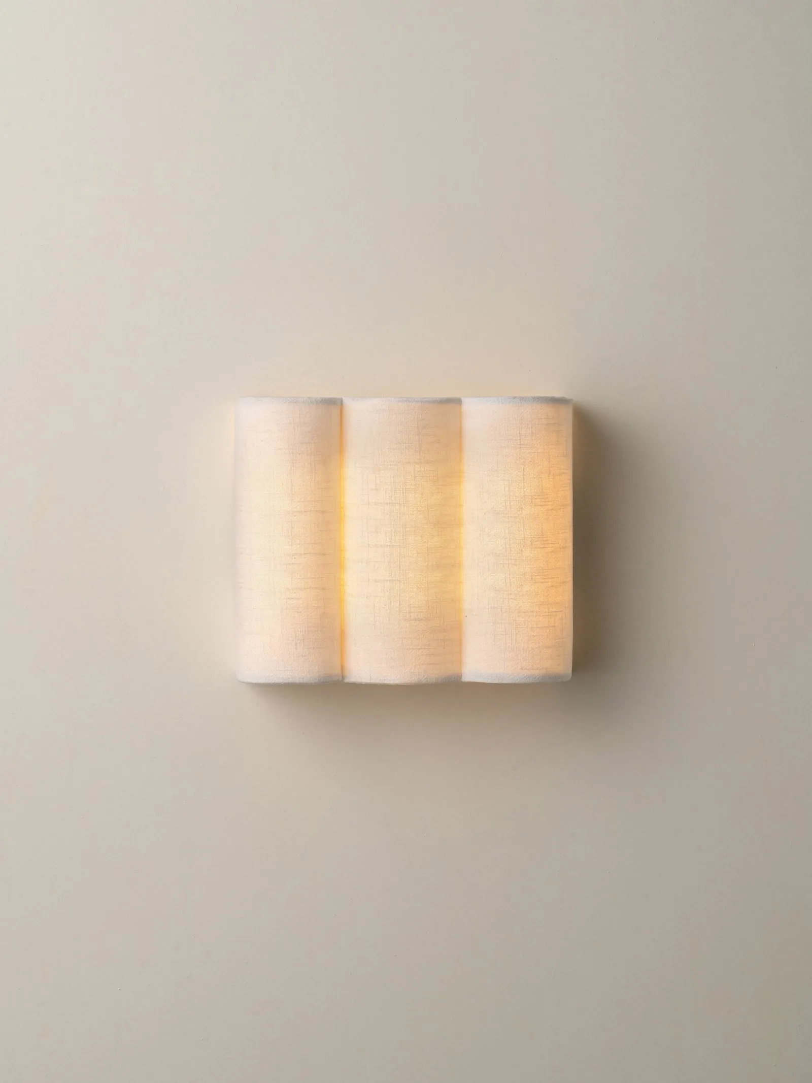 Folia - scalloped natural linen wall light
