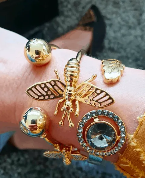 INSECT CUFF