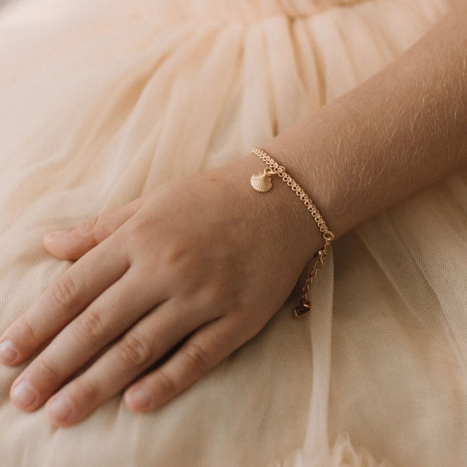 Little Mermaid Lace Chain Bracelet -  Gold