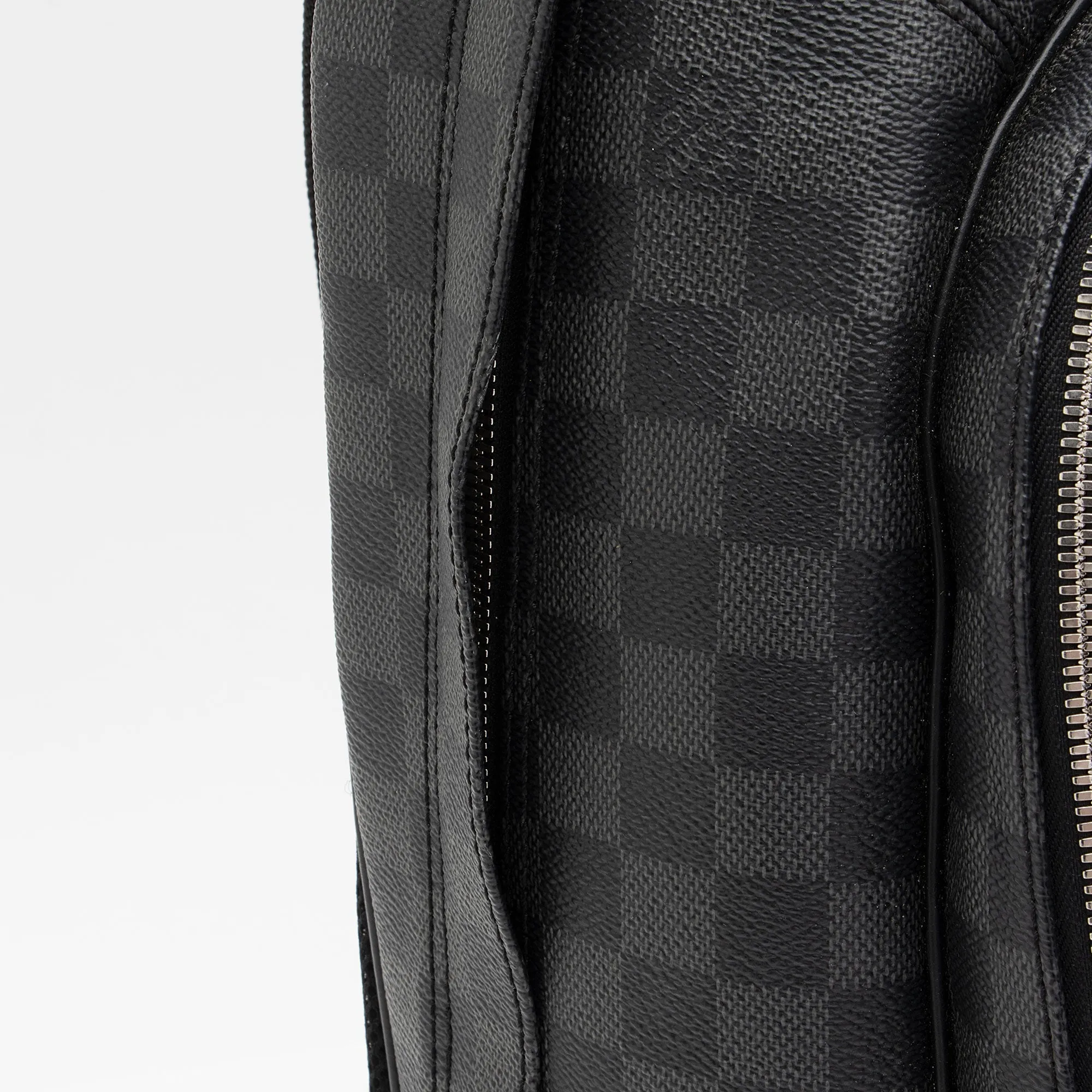 Louis Vuitton Damier Graphite Michael Backpack (SHF-Jocvoq)