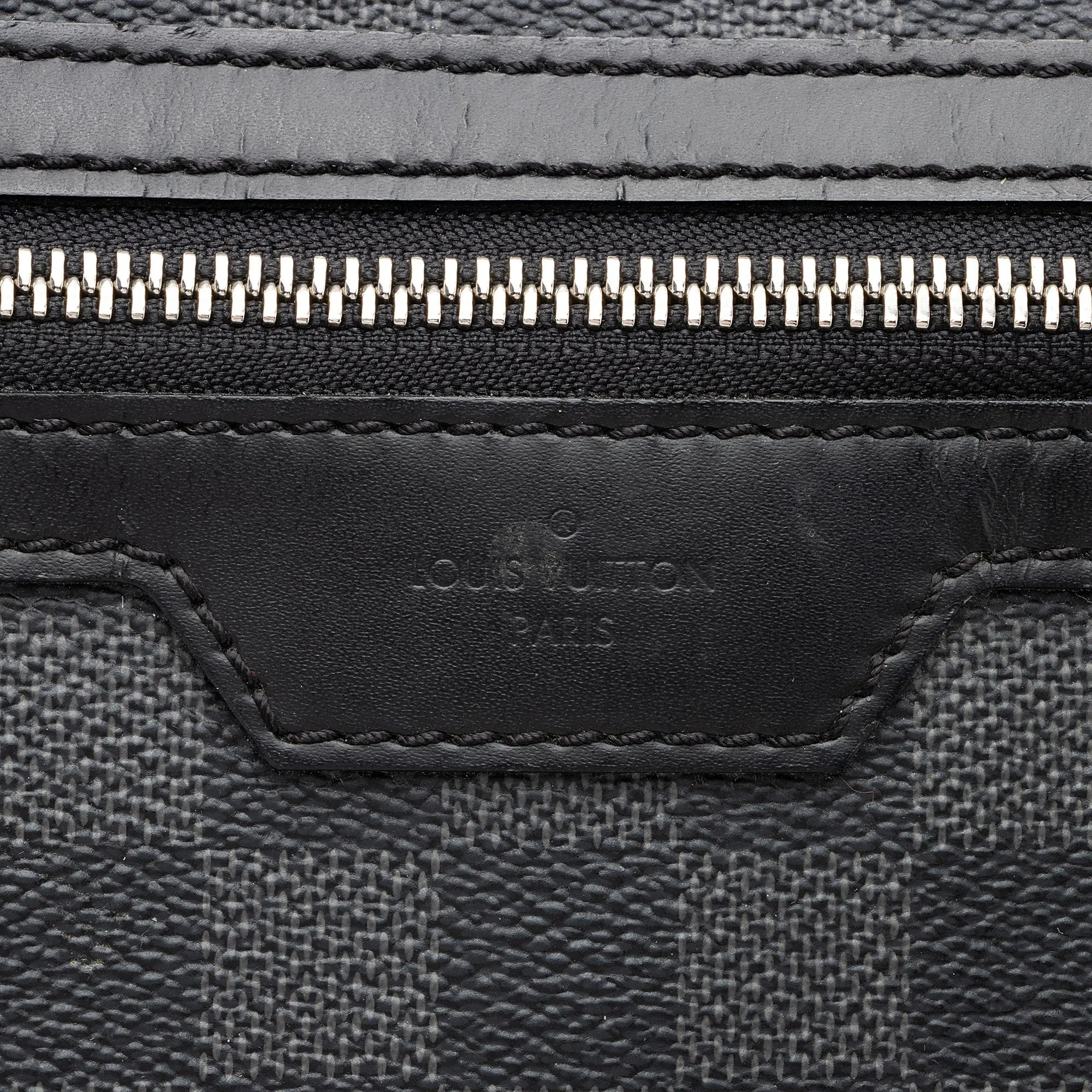 Louis Vuitton Damier Graphite Michael Backpack (SHF-Jocvoq)