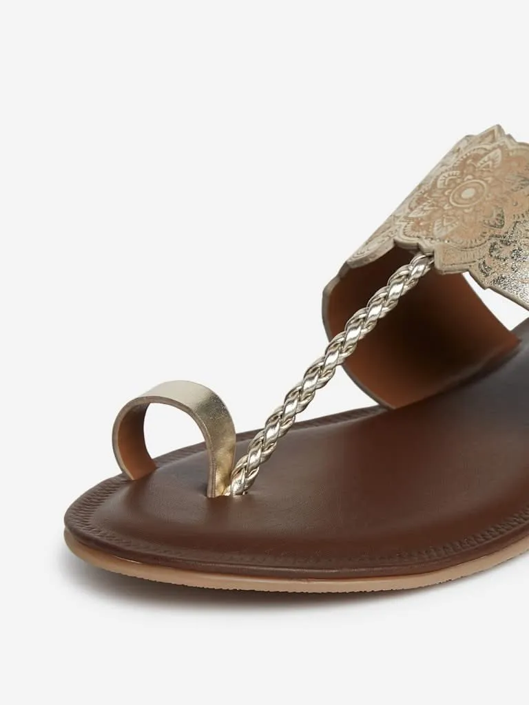 LUNA BLU Light Gold Floral Kolhapuri Sandals