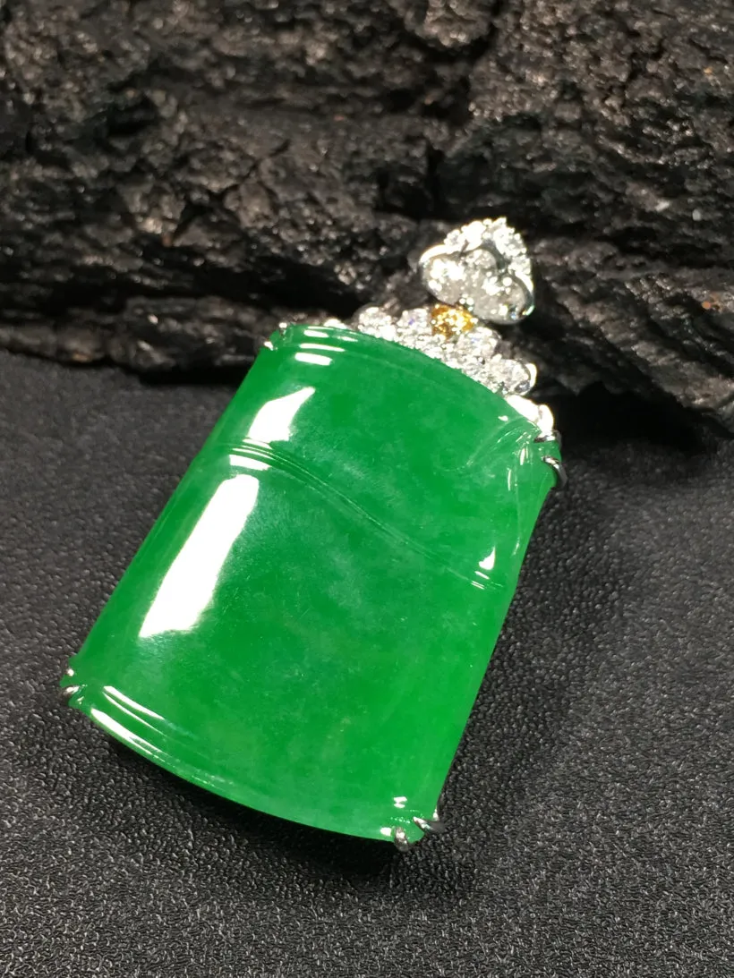 Natural Jade Pendant Jadeite Gold Pendant PT259