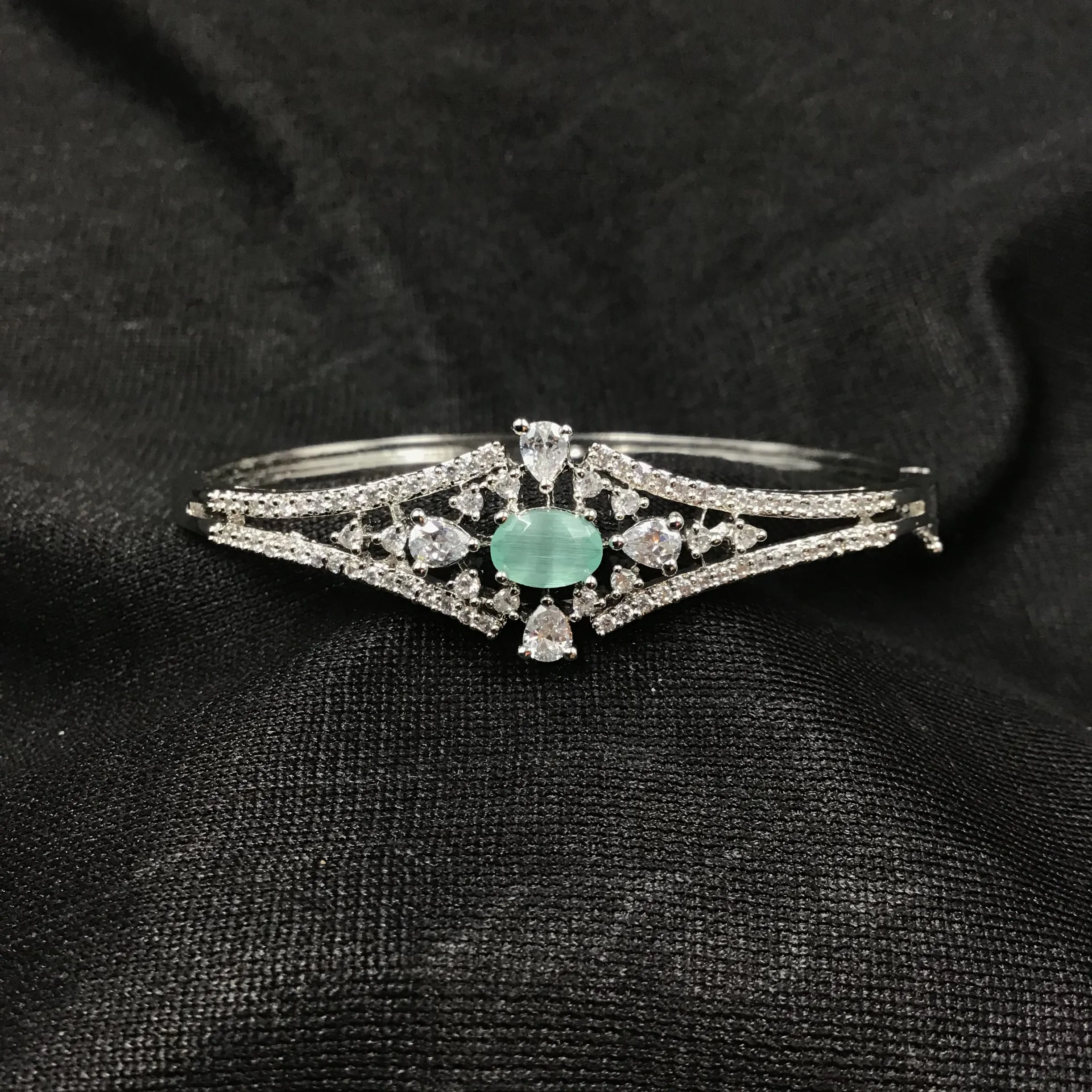 Openable Zircon/AD Bracelet 3232-11