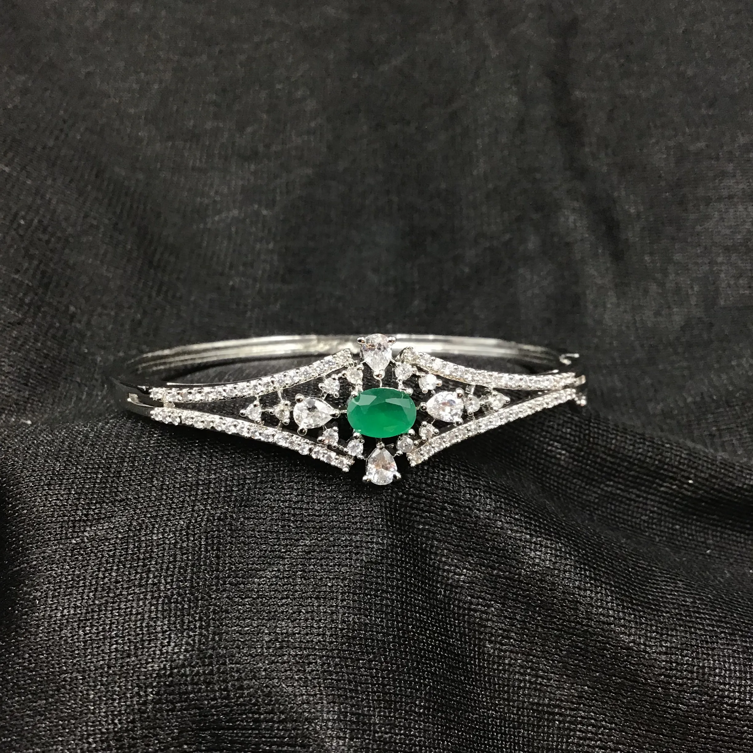 Openable Zircon/AD Bracelet 3232-11