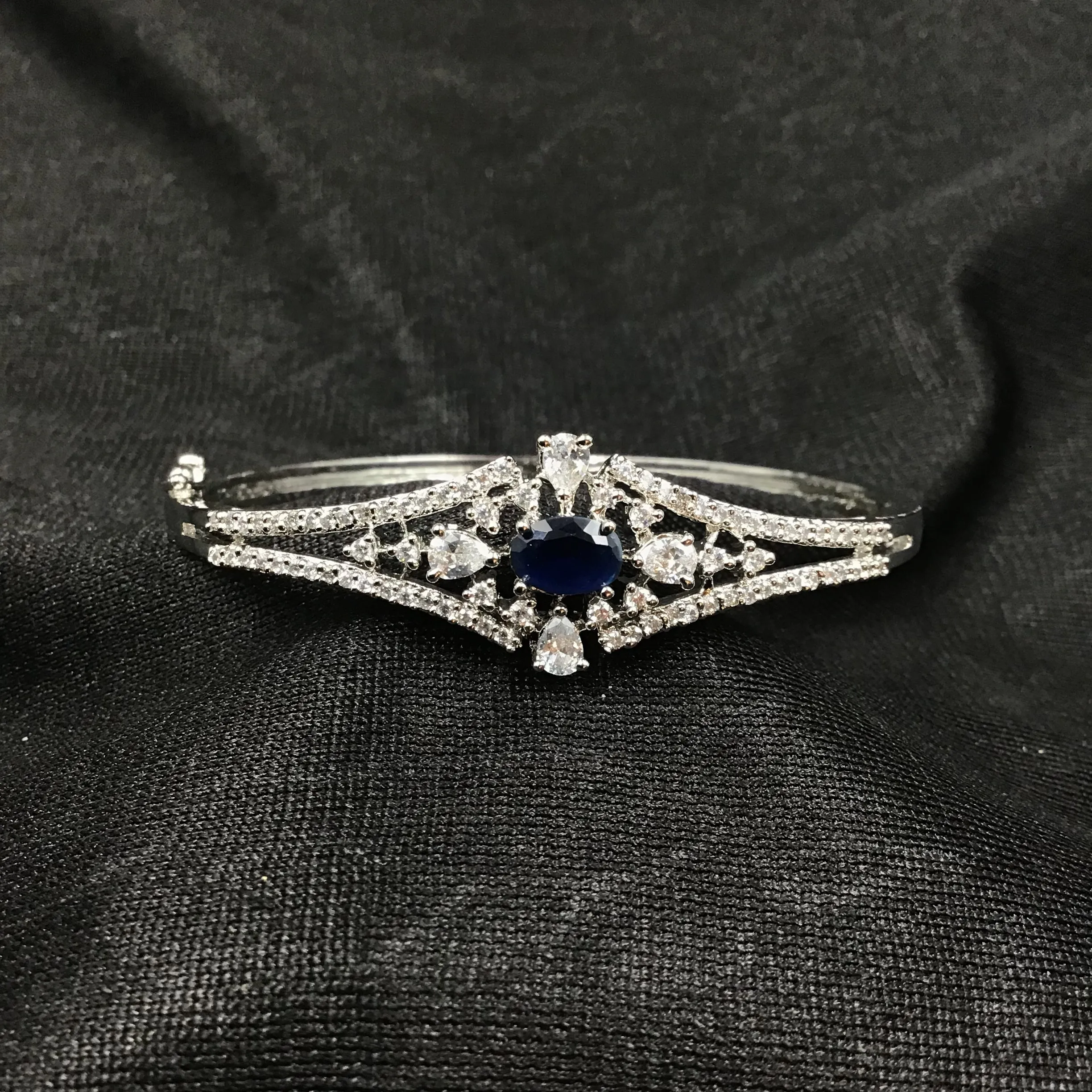 Openable Zircon/AD Bracelet 3232-11