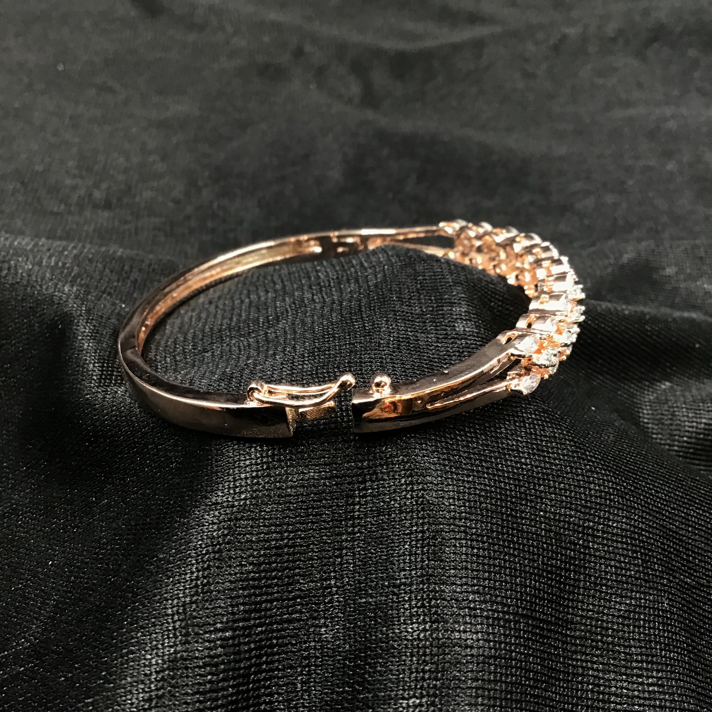 Openable Zircon/AD Bracelet 3233-11