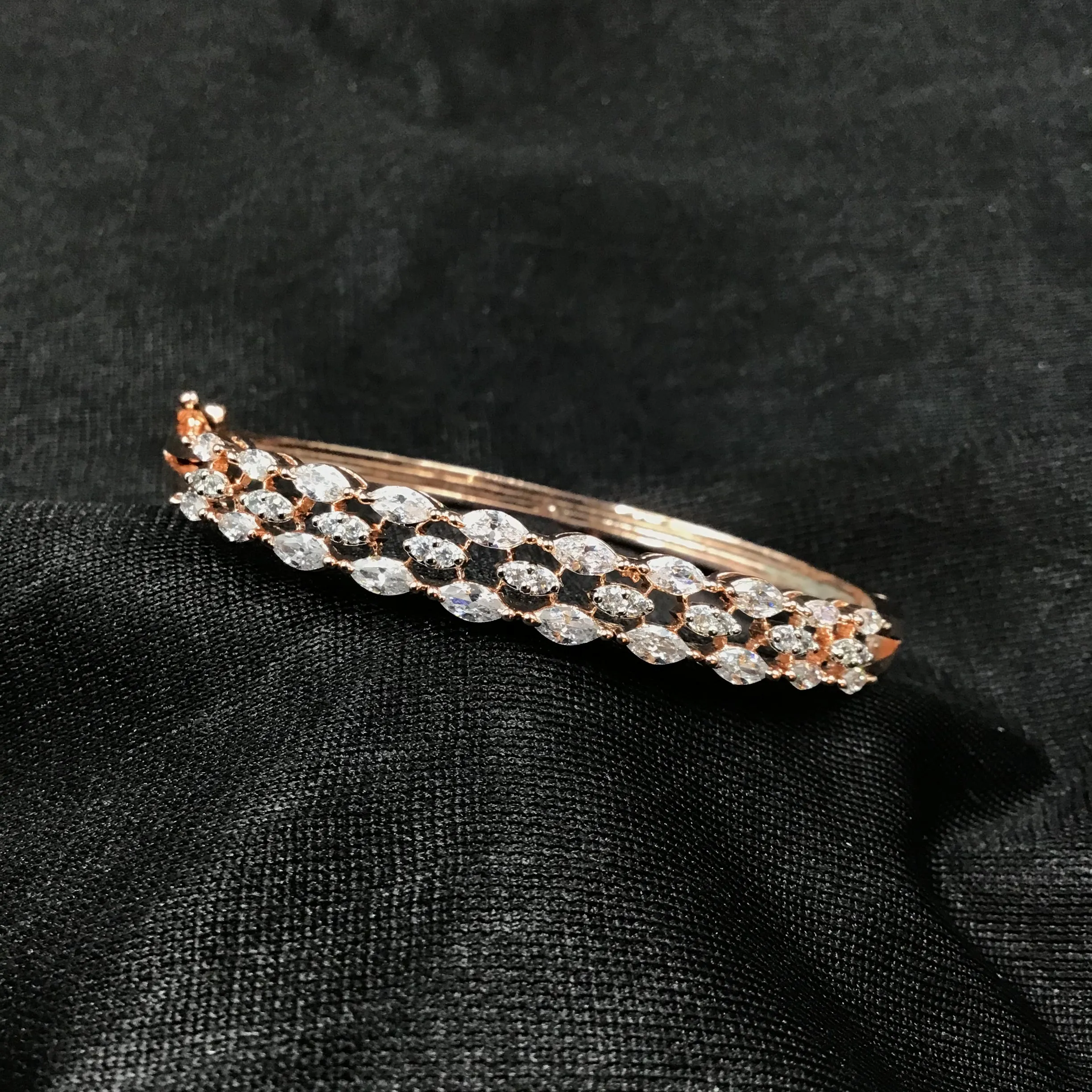 Openable Zircon/AD Bracelet 3233-11