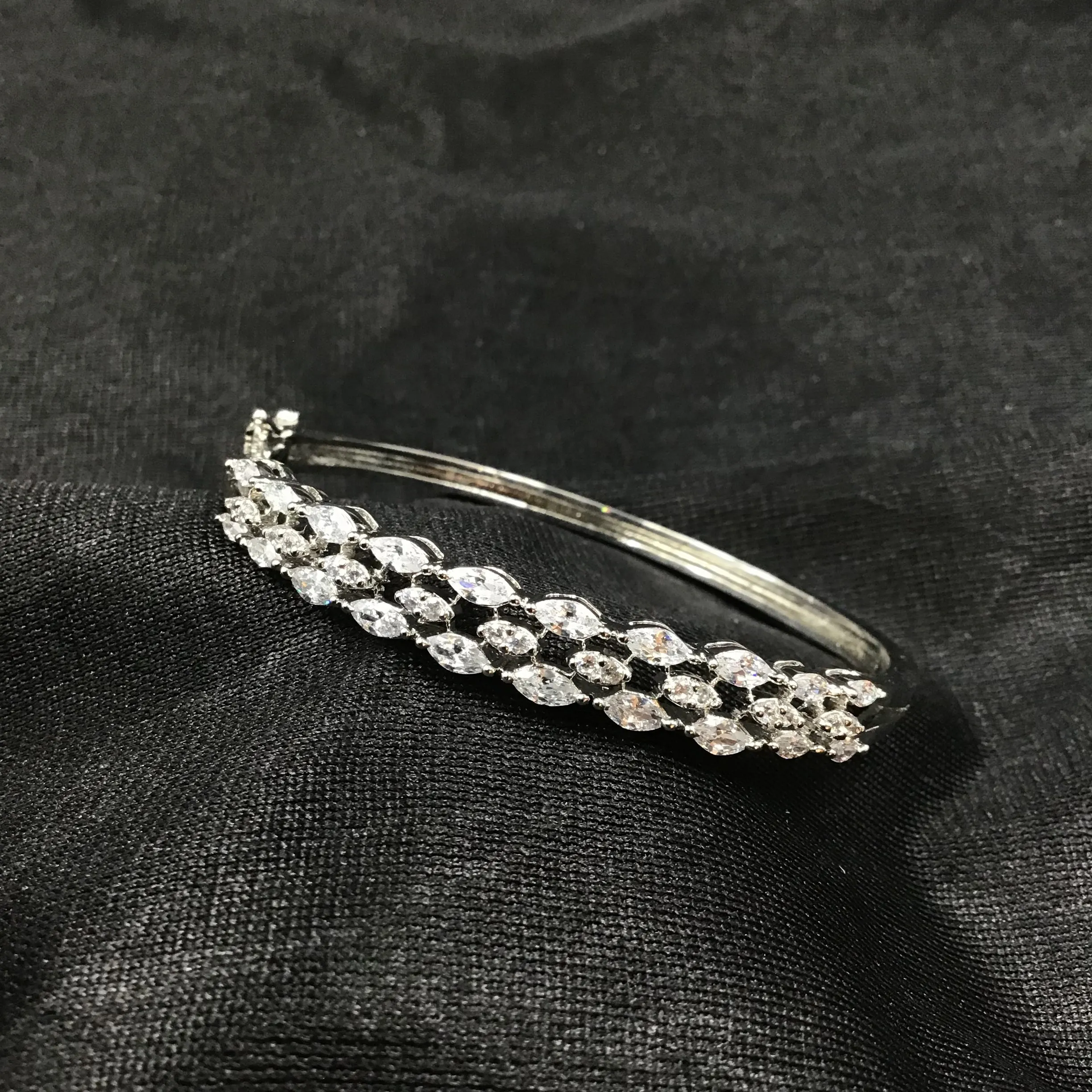 Openable Zircon/AD Bracelet 3233-11