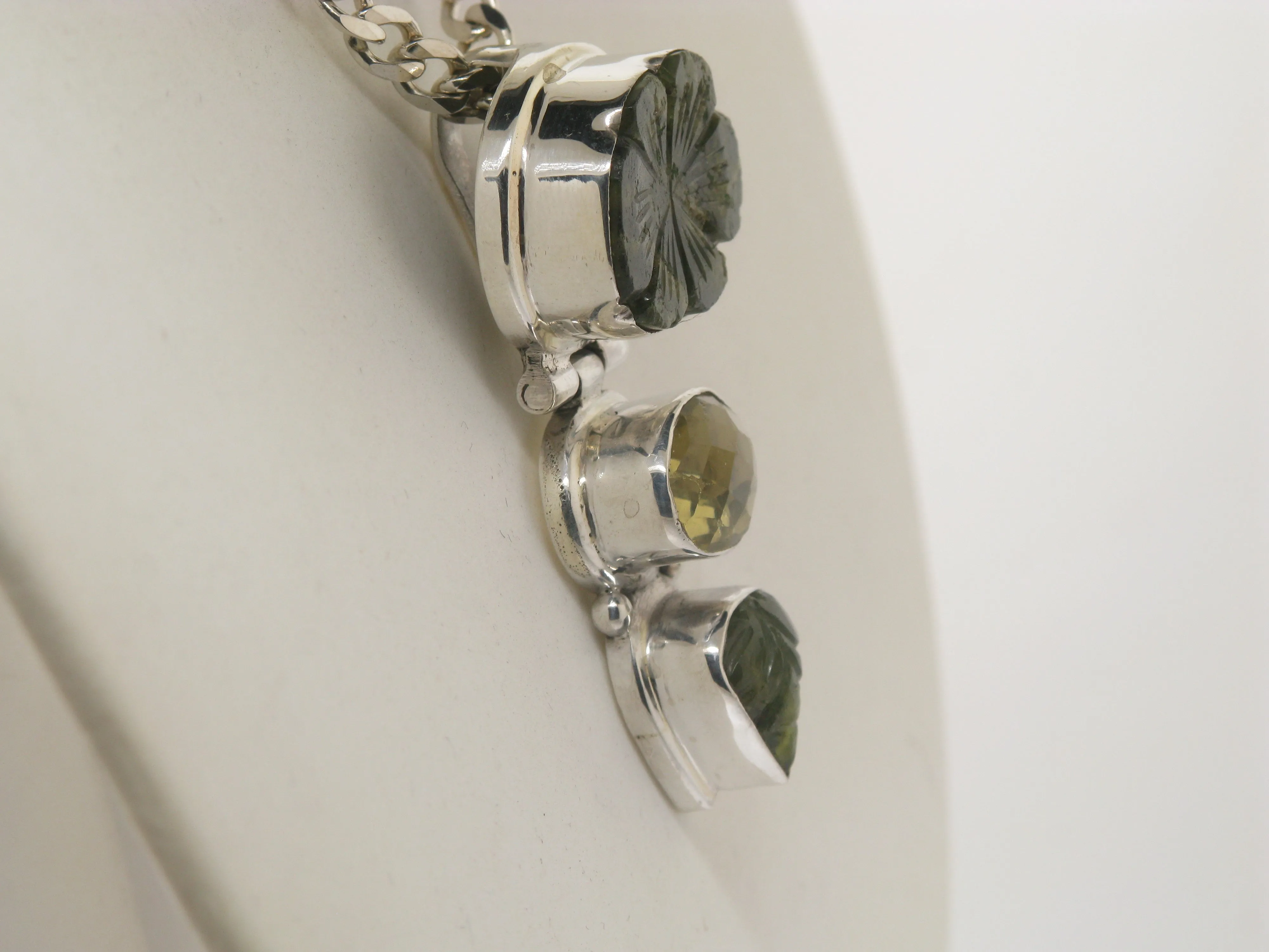 Sterling Silver Unknown Natural Stone Pendant Jewelry (Estate Jewelry)