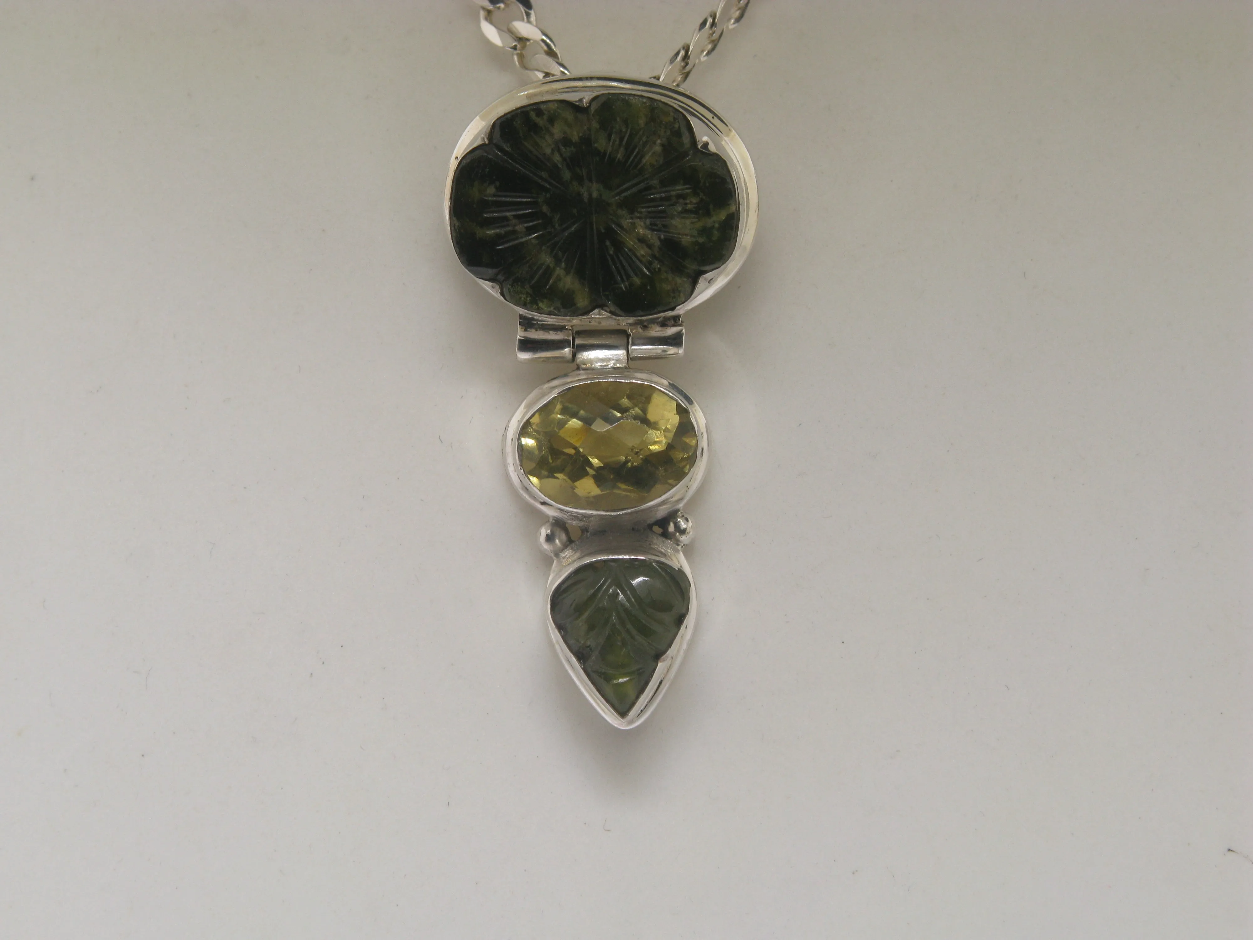 Sterling Silver Unknown Natural Stone Pendant Jewelry (Estate Jewelry)